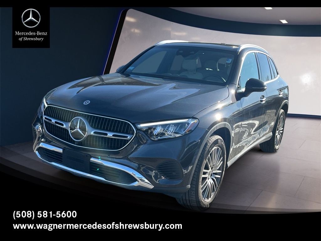 2025 Mercedes-Benz GLC Base's photo