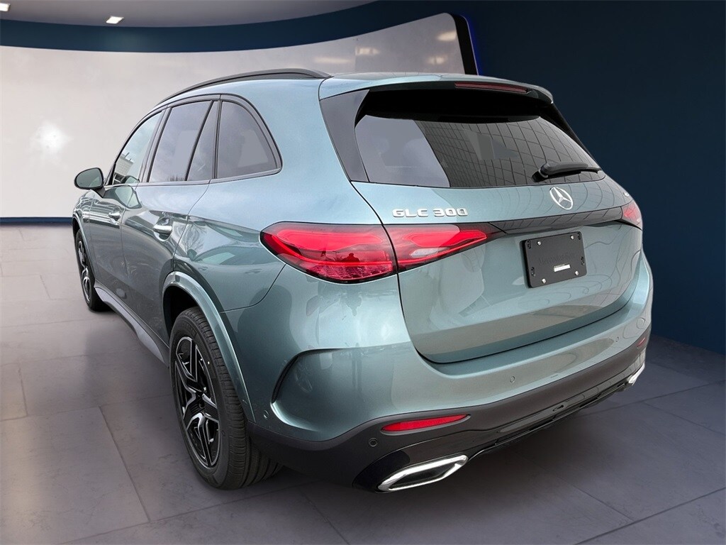 2026 Mercedes Benz GLC 300 4MATIC photo 2