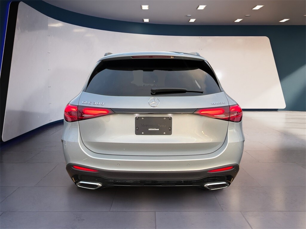 2026 Mercedes Benz GLC 300 4MATIC photo 3