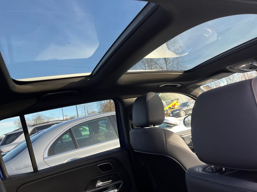 2025 Mercedes-Benz GLB Base - Photo 19