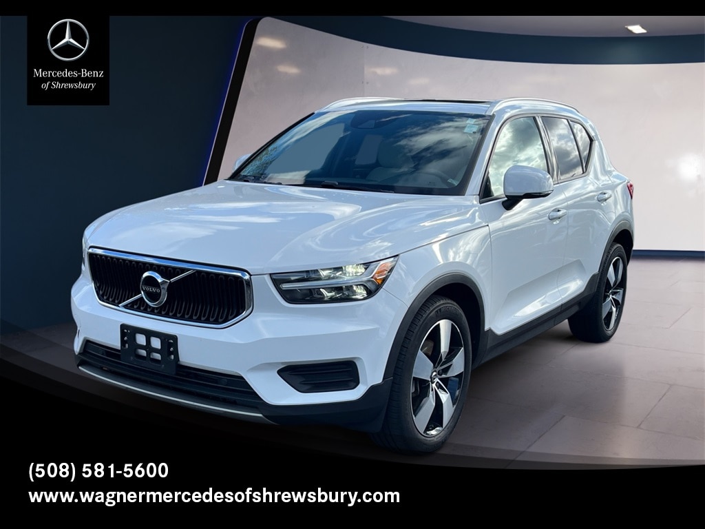 Used 2020 Volvo XC40 Momentum SUV