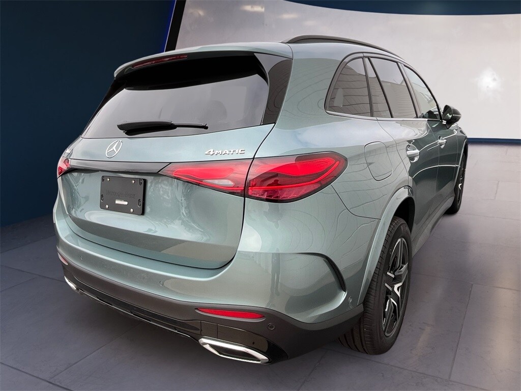 2026 Mercedes Benz GLC 300 4MATIC photo 4