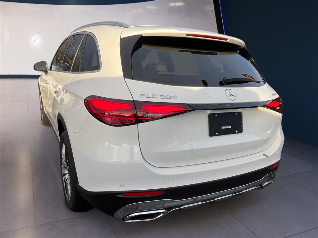 2026 Mercedes Benz GLC 300 4MATIC photo 2