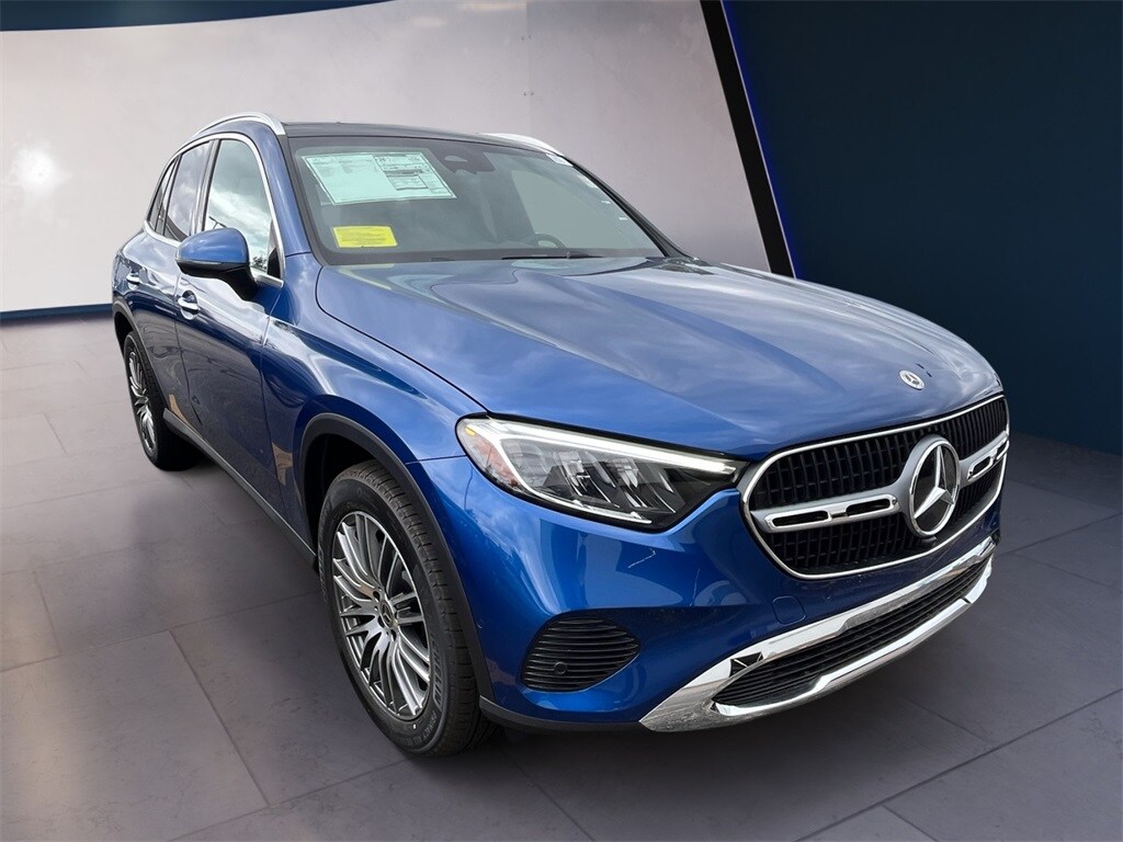 2025 Mercedes Benz GLC 300 4MATIC photo 4
