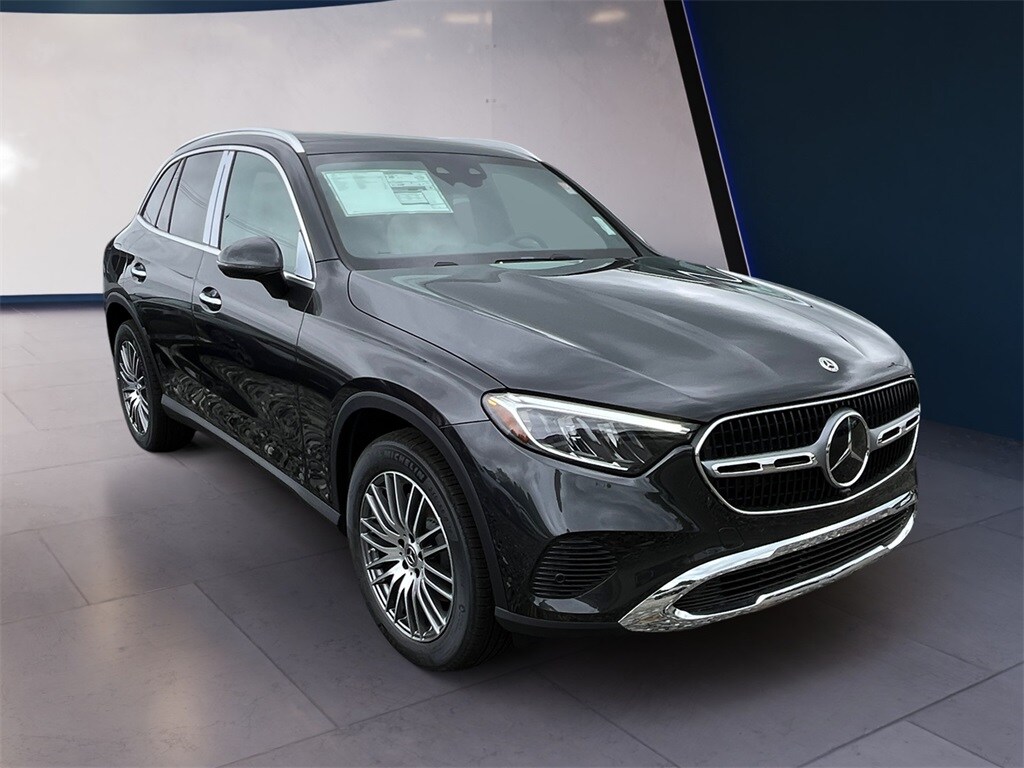 2025 Mercedes Benz GLC 300 4MATIC photo 4