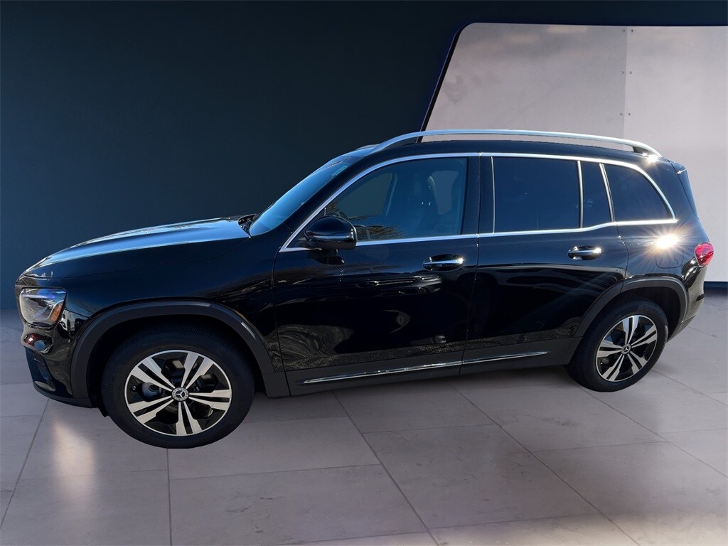 2025 Mercedes Benz GLB 250 4MATIC photo 2