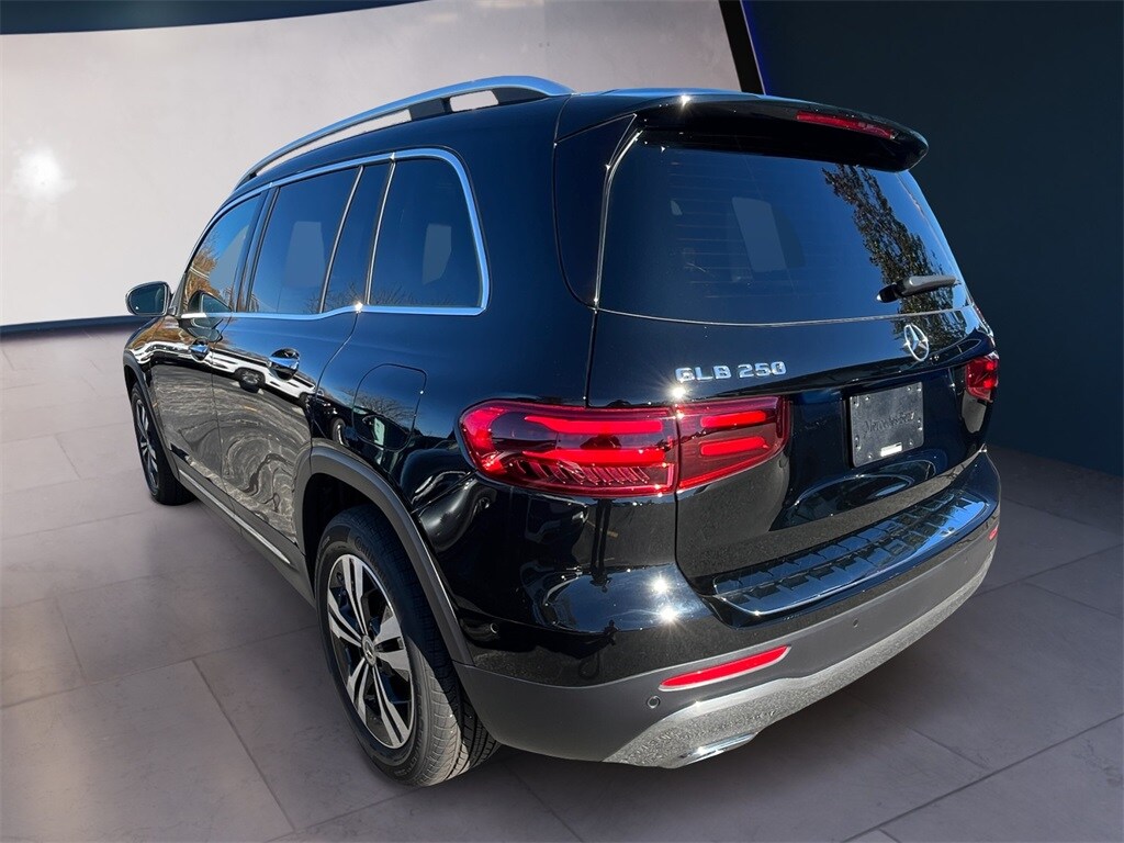 2025 Mercedes Benz GLB 250 4MATIC photo 3