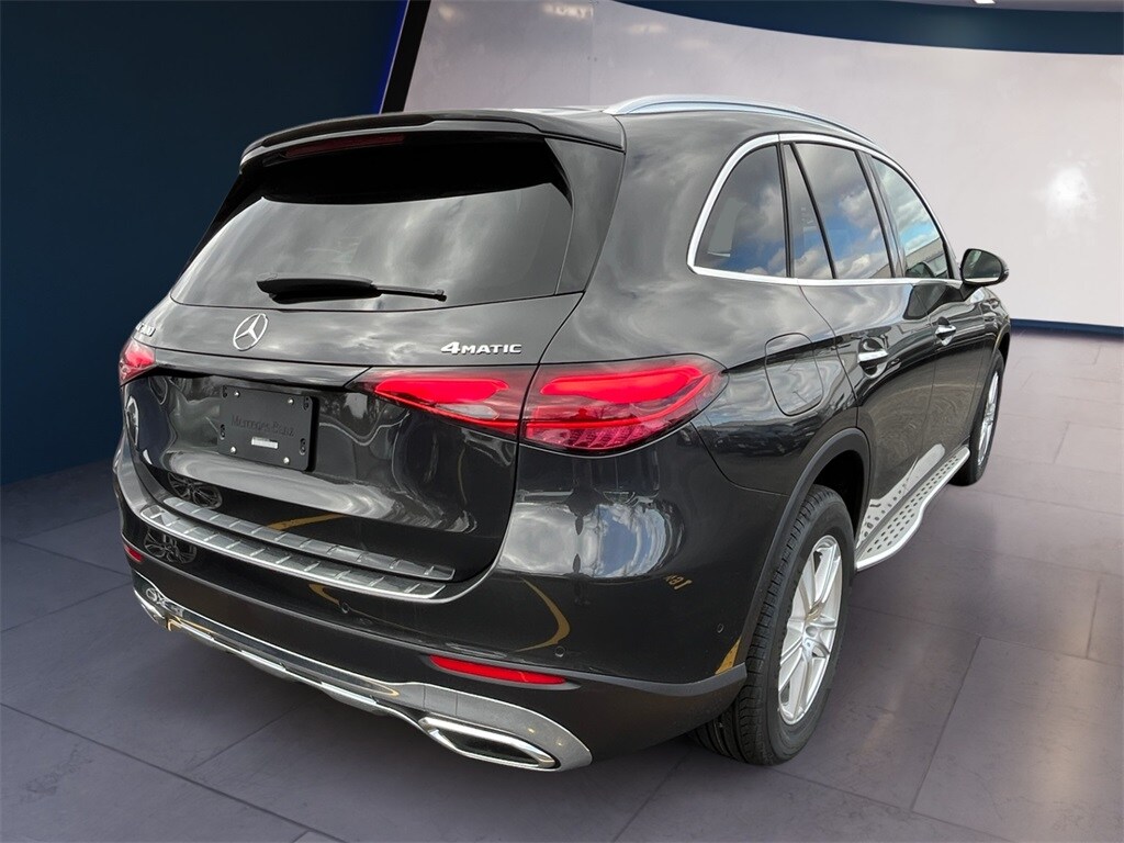 2025 Mercedes Benz GLC 300 4MATIC photo 3