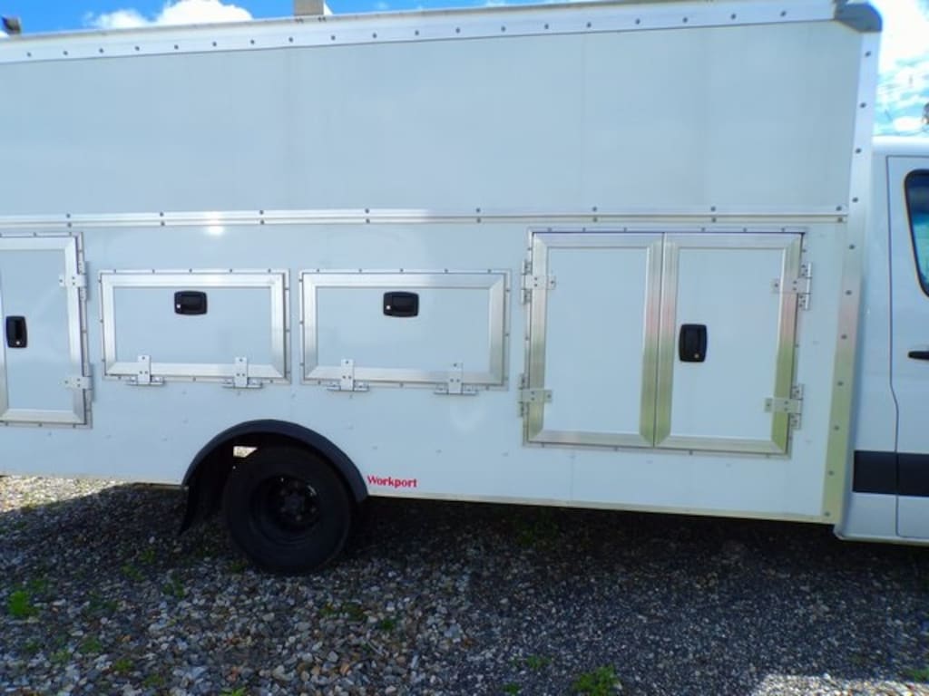 New 2024 Mercedes-Benz Sprinter 3500 Cab Chassis 170 WB Cab/Chassis