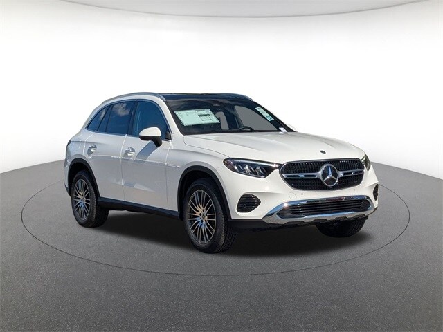 2026 Mercedes Benz GLC 300 4MATIC photo 2