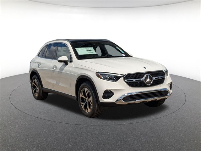 2026 Mercedes Benz GLC 350e 4MATIC photo 3