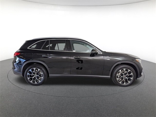 2025 Mercedes Benz GLC 350e 4MATIC photo 3