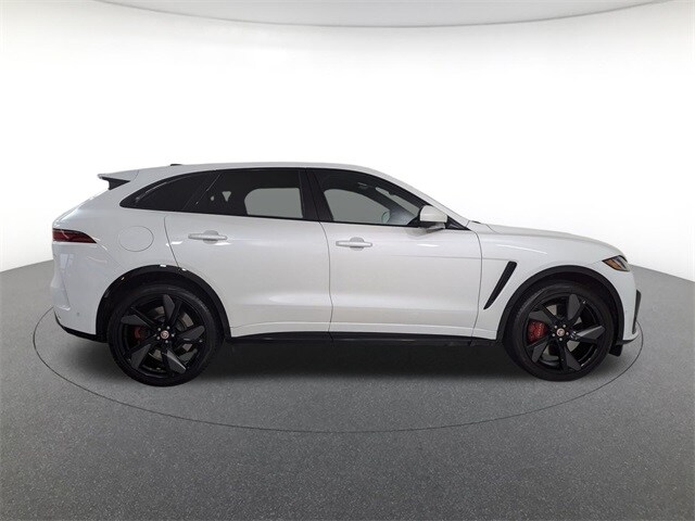 2023 Jaguar F-PACE SVR photo 4