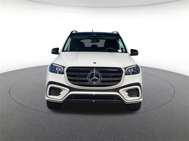 2026 Mercedes Benz GLS 450 4MATIC photo 2