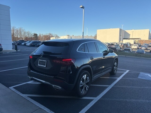 2024 Mercedes Benz GLA 250 4MATIC photo 2