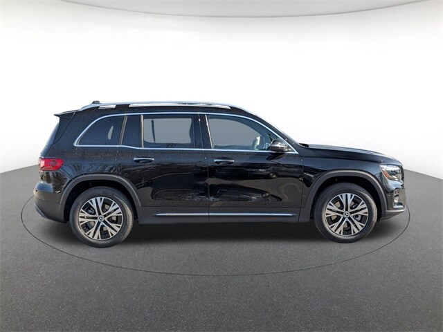 2025 Mercedes Benz GLB 250 4MATIC photo 4