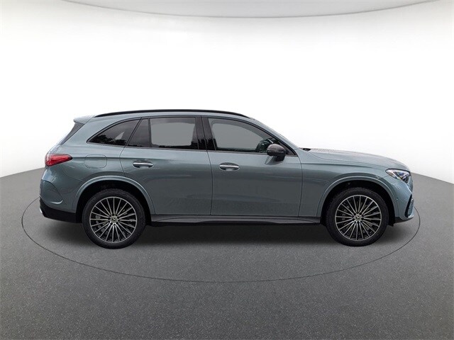2026 Mercedes Benz GLC 300 4MATIC photo 4