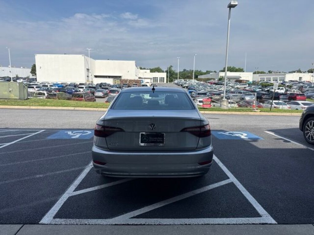 Used 2021 Volkswagen Jetta 1.4T SE FWD Sedan