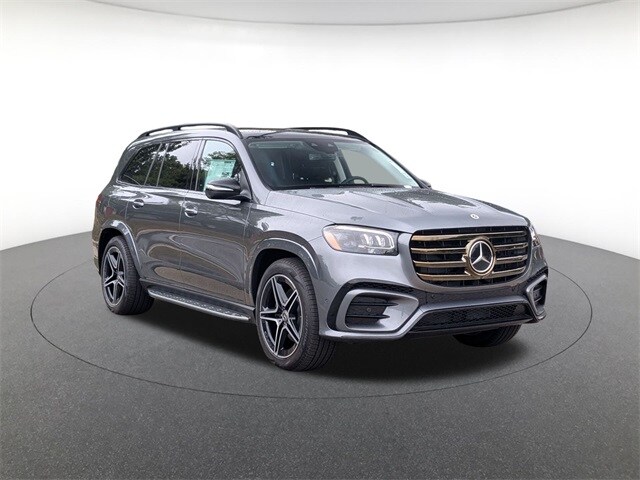 2026 Mercedes Benz GLS 450 4MATIC photo 2