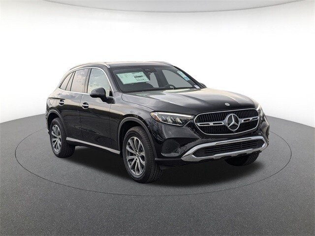 2025 Mercedes Benz GLC 300 4MATIC photo 3