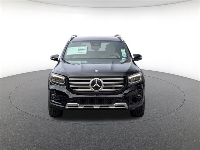 2026 Mercedes Benz GLB 250 4MATIC photo 2