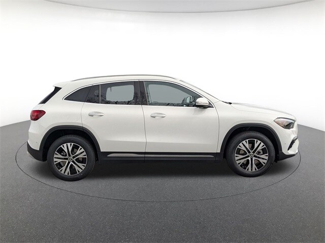 2025 Mercedes Benz GLA 250 4MATIC photo 2
