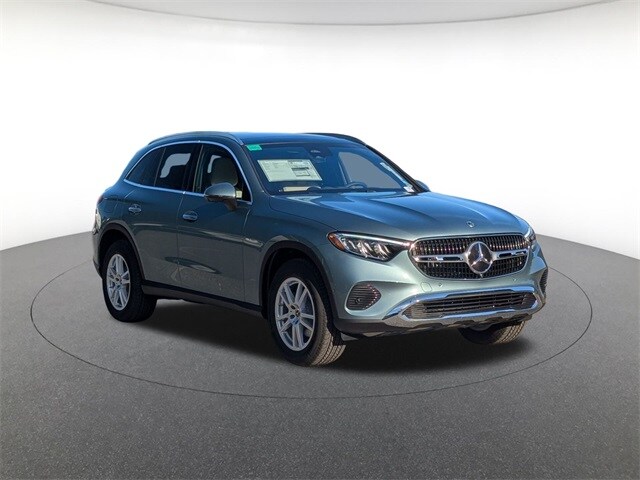2026 Mercedes Benz GLC 300 4MATIC photo 3