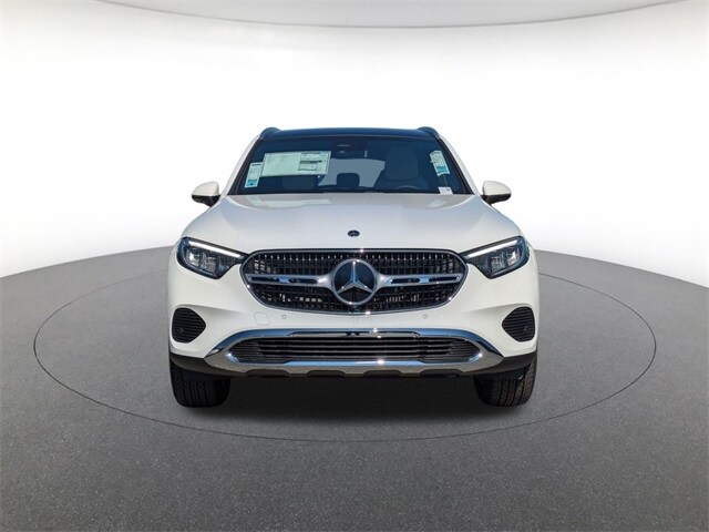 2025 Mercedes Benz GLC 300 4MATIC photo 2
