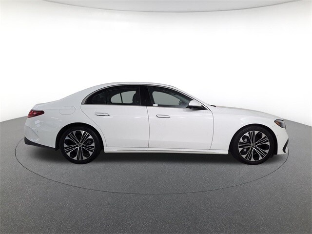 2025 Mercedes Benz E 350 4MATIC Sedan photo 4