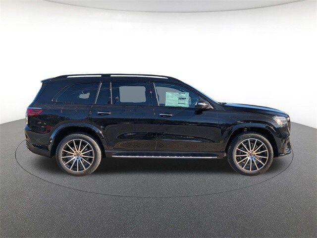2026 Mercedes Benz GLS 580 4MATIC photo 2