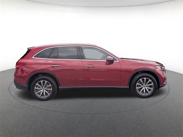2026 Mercedes Benz GLC 300 4MATIC photo 4