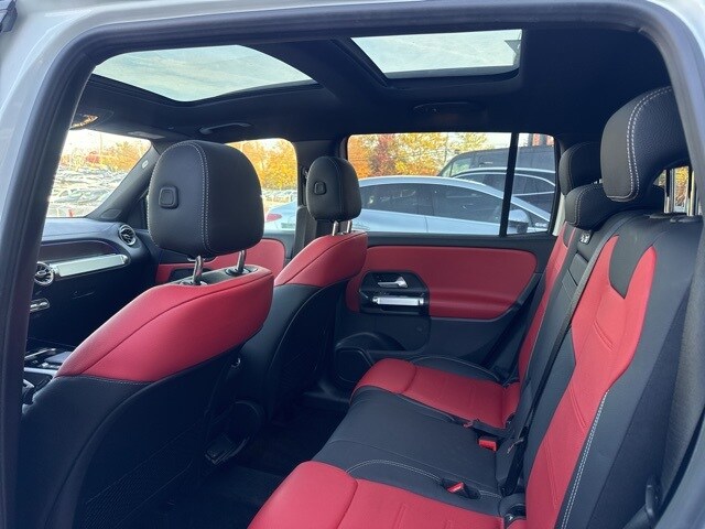 2021 Mercedes Benz GLB 250 4MATIC photo 3