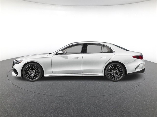 2026 Mercedes Benz E 4MATIC photo 3