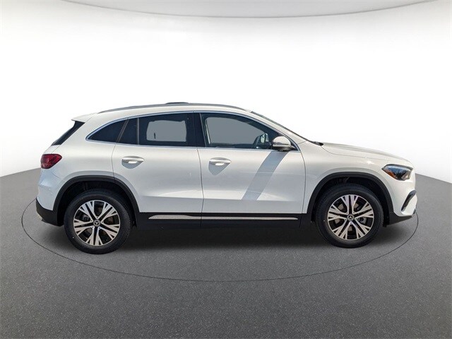 2025 Mercedes Benz GLA 250 4MATIC photo 2