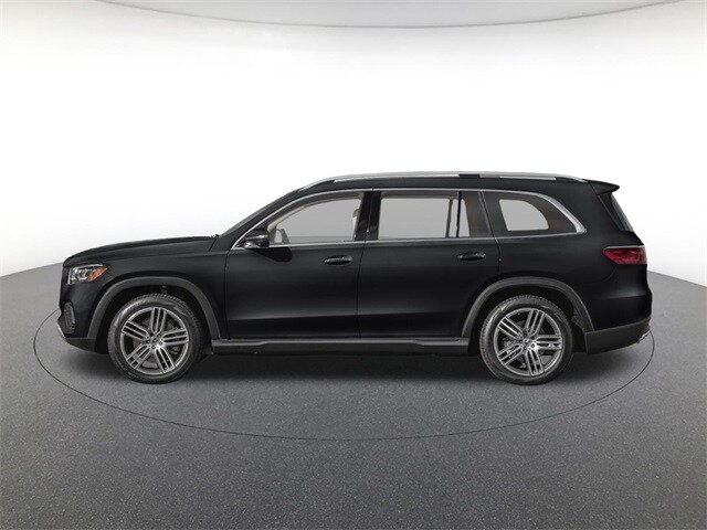 2026 Mercedes Benz GLS 450 4MATIC photo 3
