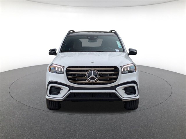 2026 Mercedes Benz GLS 580 4MATIC photo 2