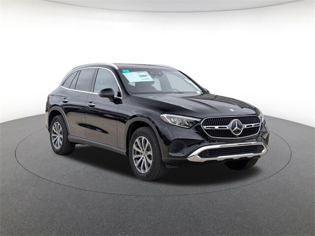 2026 Mercedes Benz GLC 300 4MATIC photo 2