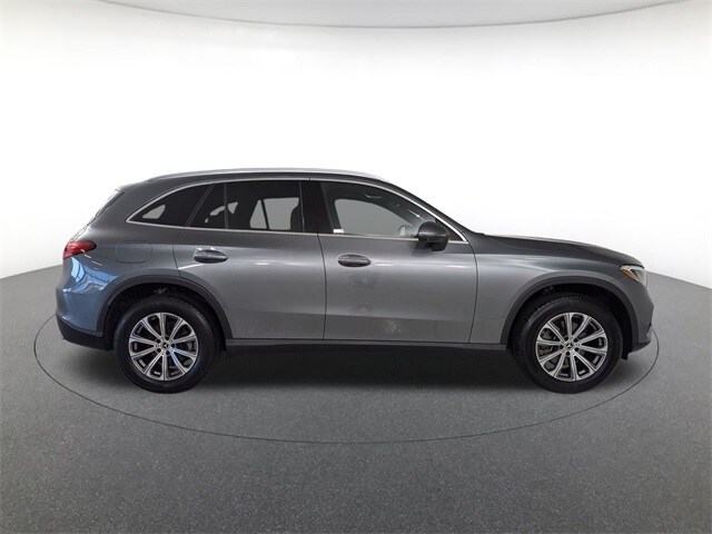 2023 Mercedes Benz GLC 300 4MATIC photo 4