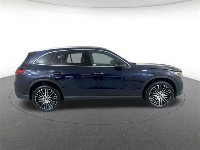 2024 Mercedes Benz GLC 300 4MATIC photo 4