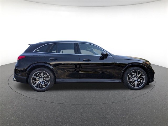 2025 Mercedes Benz GLC 43 AMG 4MATIC photo 3