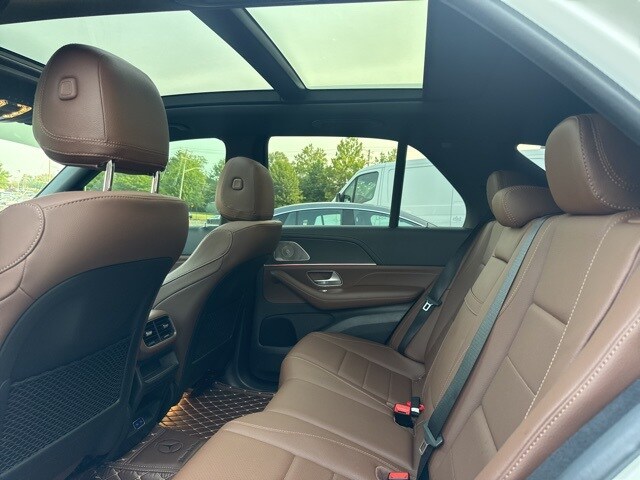 2024 Mercedes Benz GLE 4MATIC photo 3