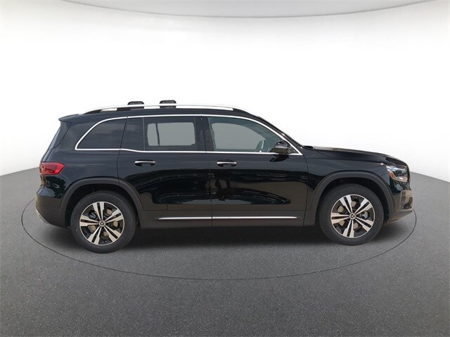 2025 Mercedes Benz GLB 250 4MATIC photo 4