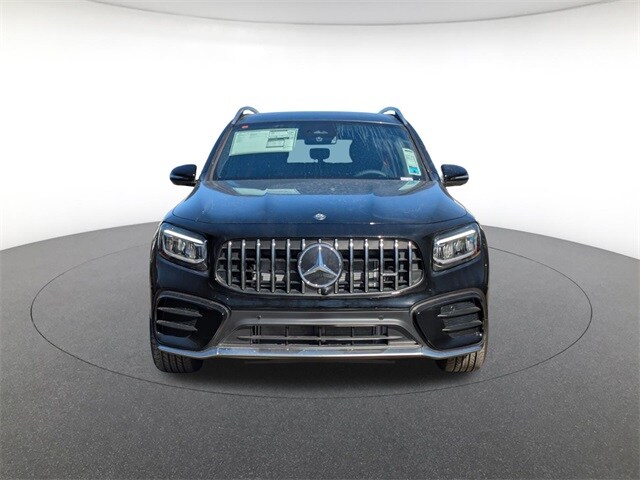 2025 Mercedes Benz GLB AMG 35 4MATIC photo 2