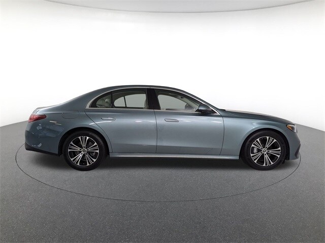 2024 Mercedes Benz E 350 4MATIC Sedan photo 4