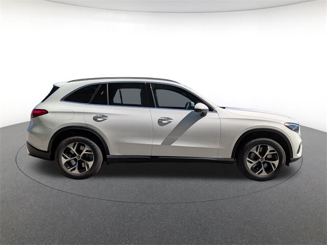 2026 Mercedes Benz GLC 350e 4MATIC photo 4