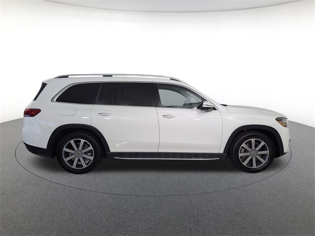 2023 Mercedes Benz GLS 450 4MATIC photo 4
