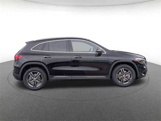 2026 Mercedes Benz GLA 250 4MATIC photo 2