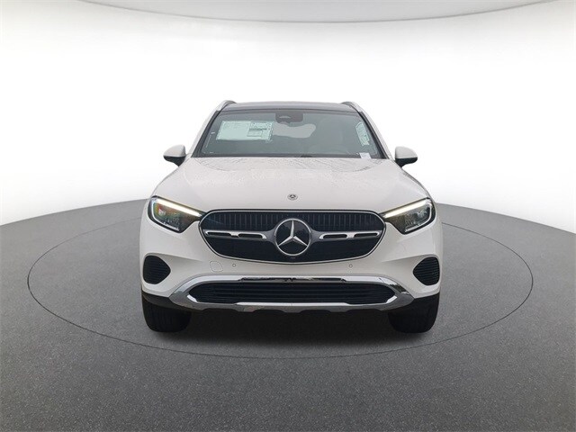 2025 Mercedes Benz GLC 300 4MATIC photo 2