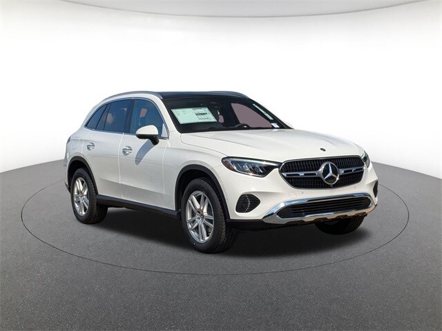 2026 Mercedes Benz GLC 300 4MATIC photo 3