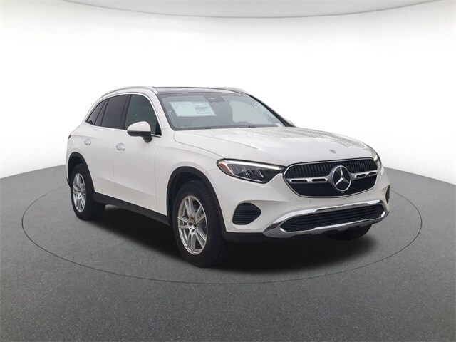 2025 Mercedes Benz GLC 300 4MATIC photo 3